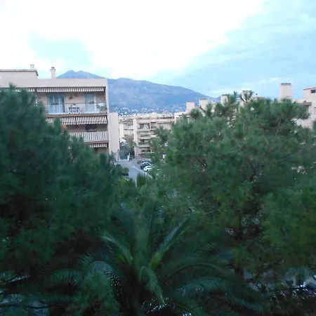 Au Jardin Du Cap Martin